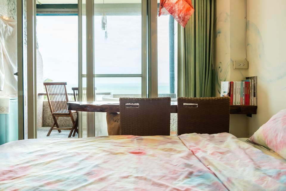 Double Room, Balcony, Ocean View | Desk, soundproofing