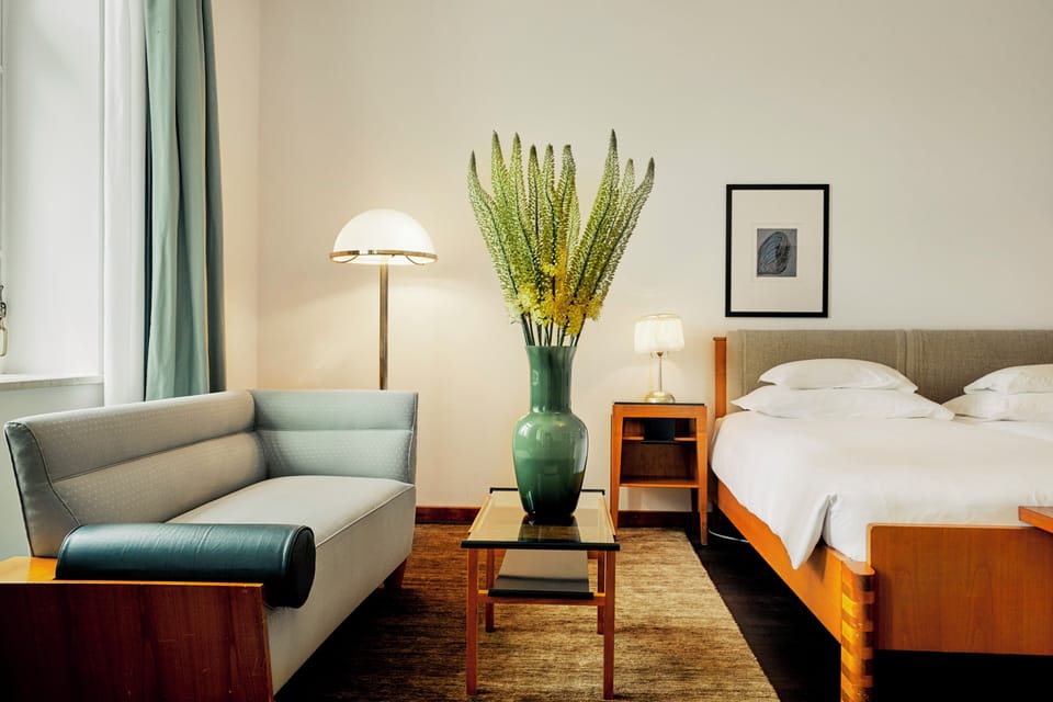Junior Suite | Hypo-allergenic bedding, down comforters, minibar, in-room safe