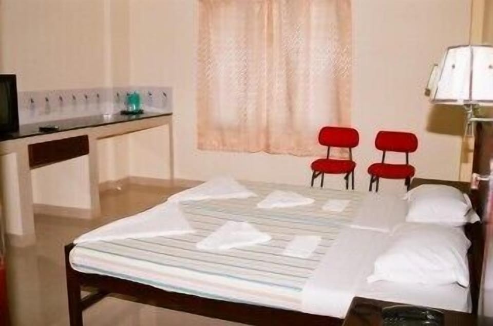 Egyptian cotton sheets, pillowtop beds, rollaway beds, bed sheets