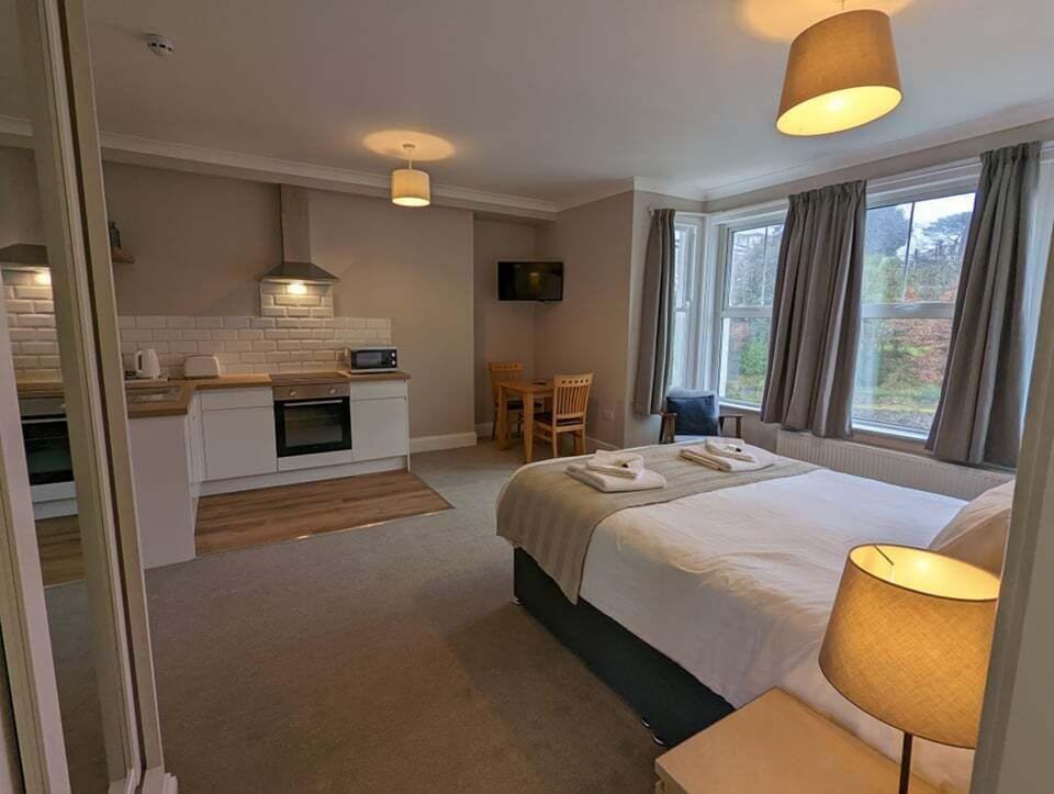 Comfort Studio Suite | Iron/ironing board, free WiFi, bed sheets