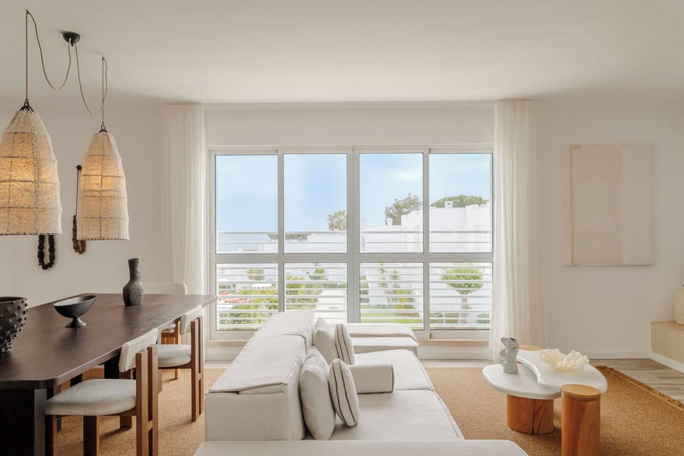 Suite, 2 Bedrooms, Pool View, Courtyard Area (1 King & 2 Twins & 1 Sofa Bed) | In-room safe, individually decorated, blackout drapes