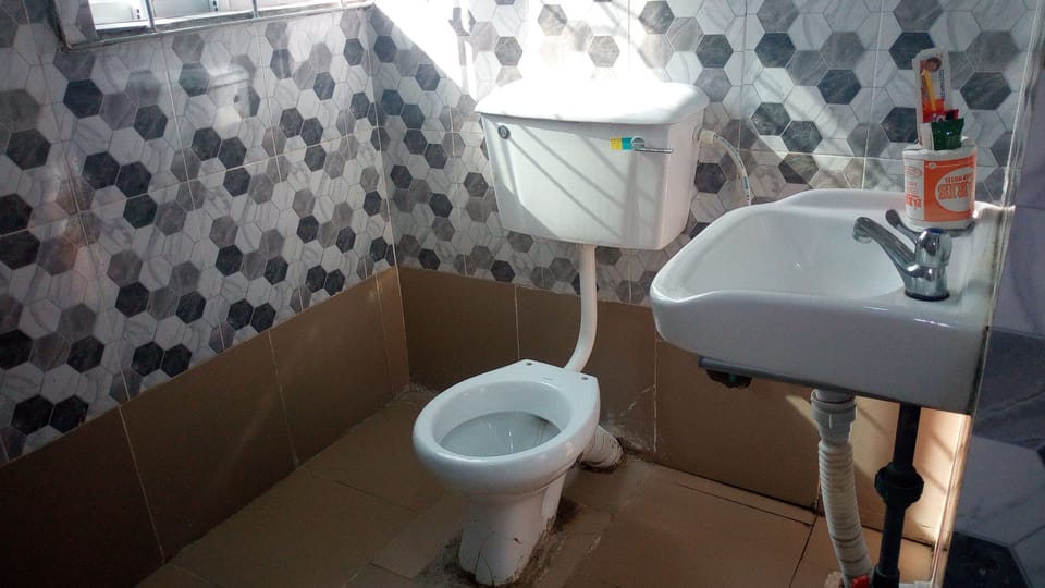 Standard Room | Bathroom | Free toiletries