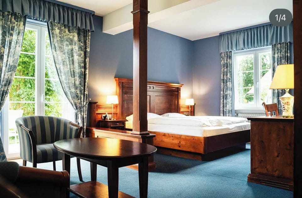 Junior Studio Suite | Premium bedding, in-room safe, desk, iron/ironing board