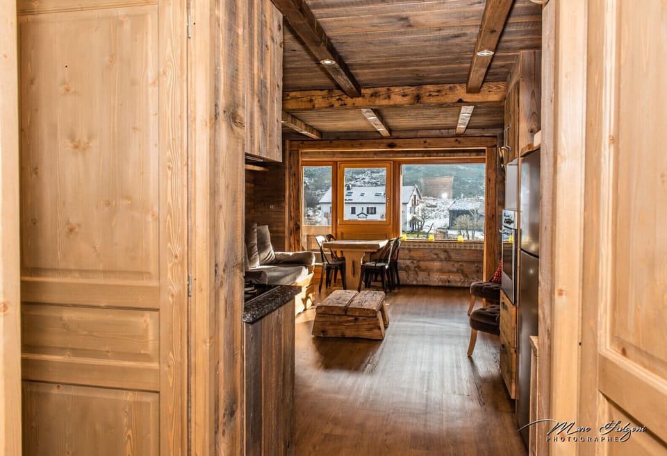 Entrée appartements location bois nature montagne La Bresse Vosges