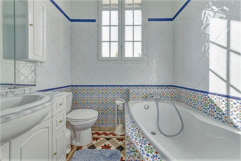 Triple Room | Bathroom | Hair dryer, towels
