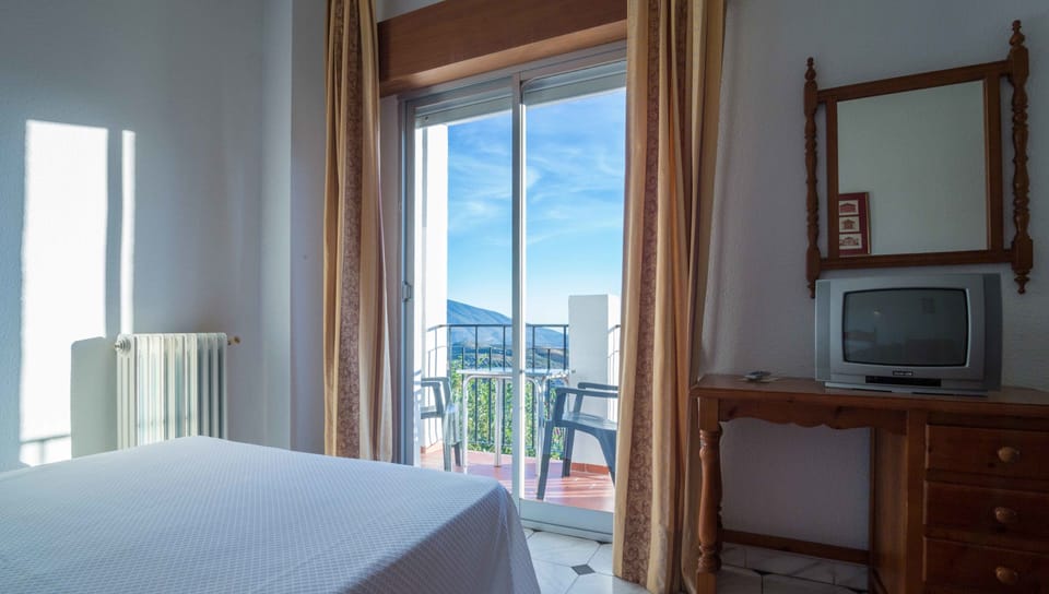 Double Room | Free WiFi, bed sheets