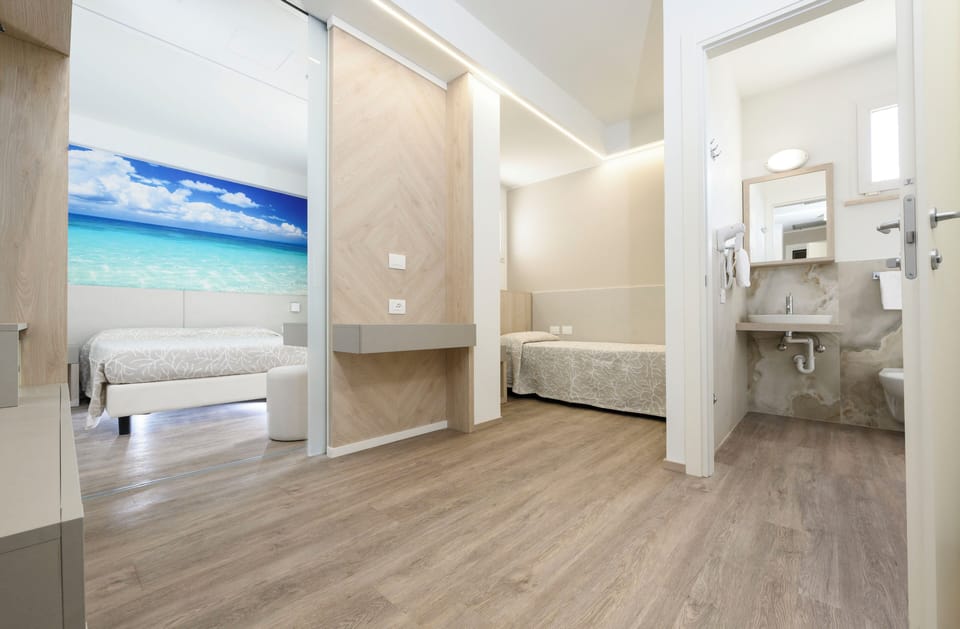 In-room safe, desk, laptop workspace, free WiFi