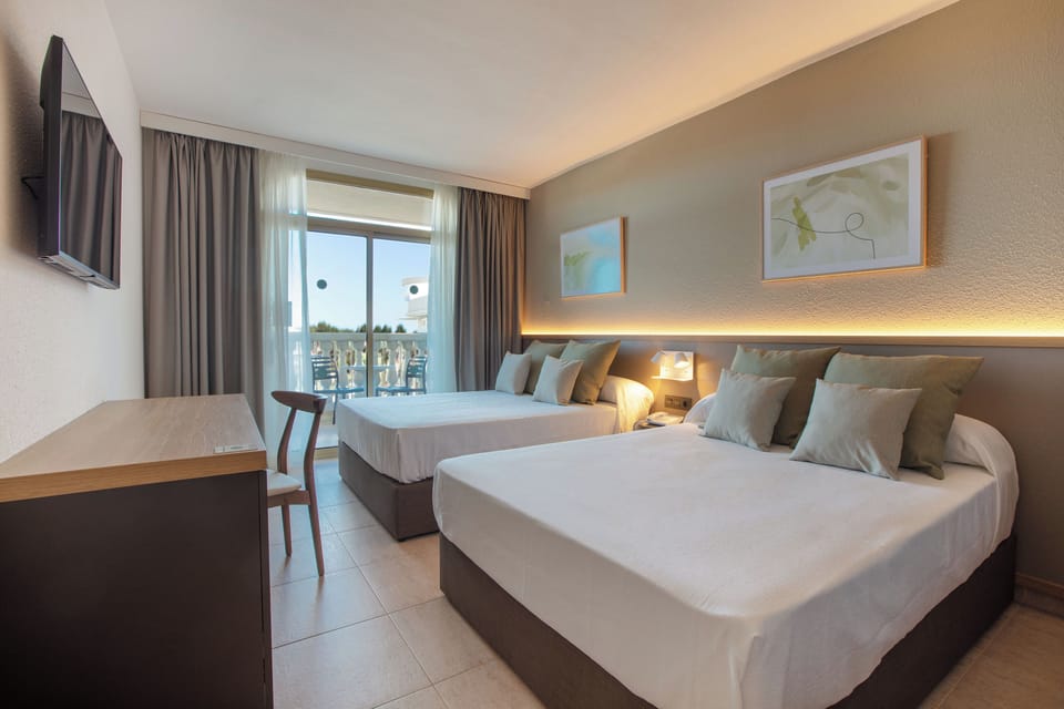 Minibar, in-room safe, blackout drapes, free cribs/infant beds