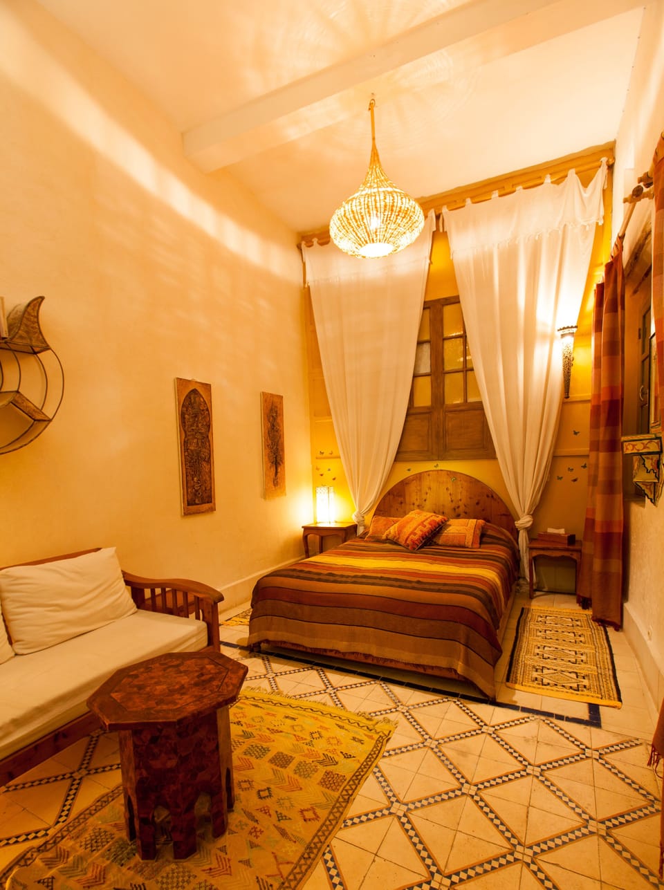 Pillowtop beds, in-room safe, soundproofing, free WiFi