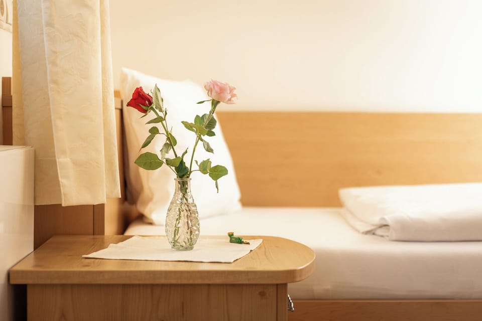 Single Room, Balcony | Hypo-allergenic bedding, in-room safe, desk, laptop workspace