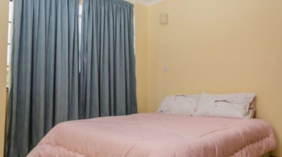 Deluxe House | 3 bedrooms, iron/ironing board, free WiFi, bed sheets
