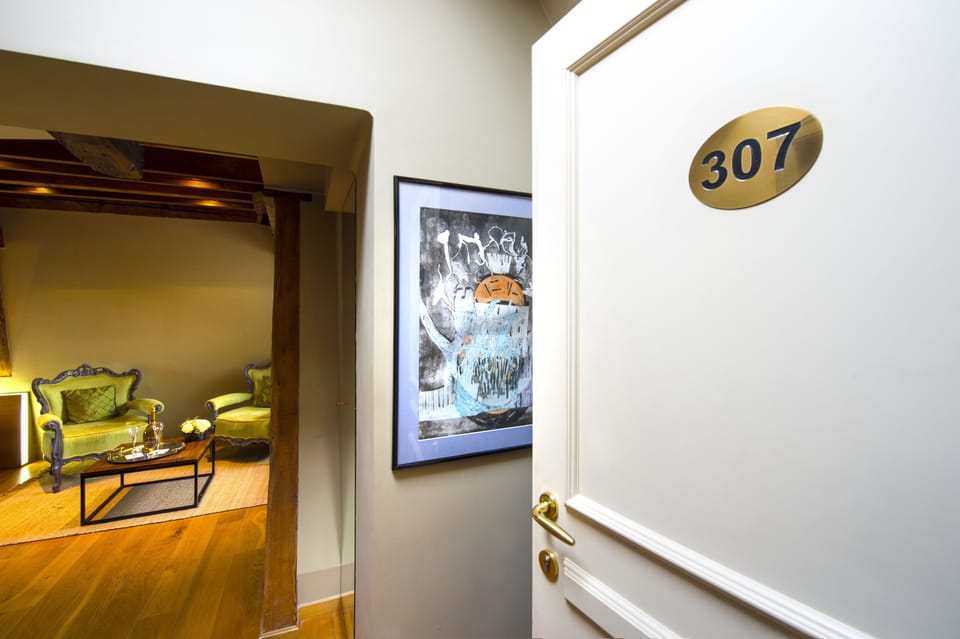 Suite | Minibar, in-room safe, desk, iron/ironing board (on request)
