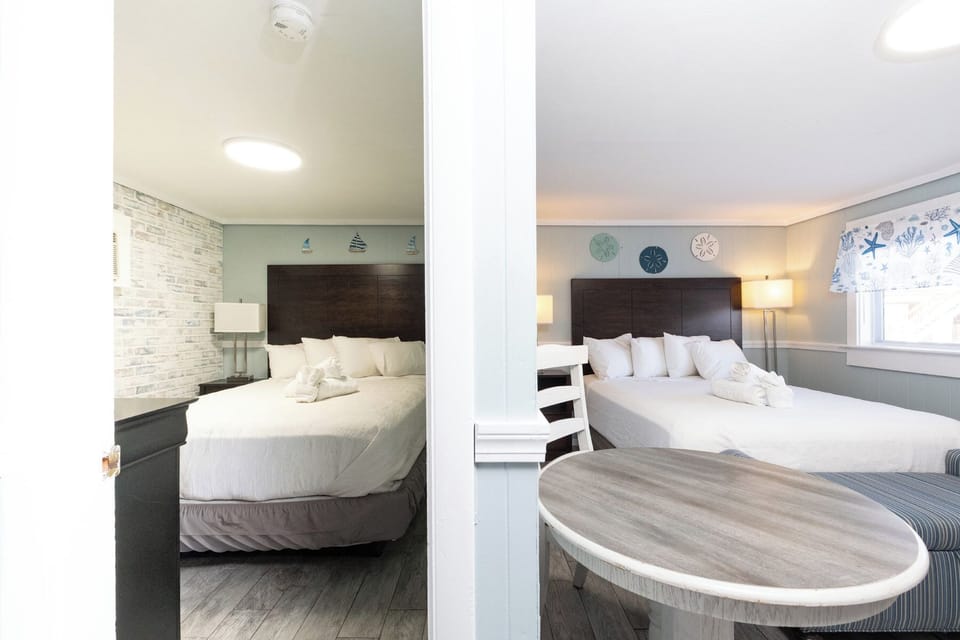 Deluxe Two Queen Room with Partition | Free WiFi, bed sheets