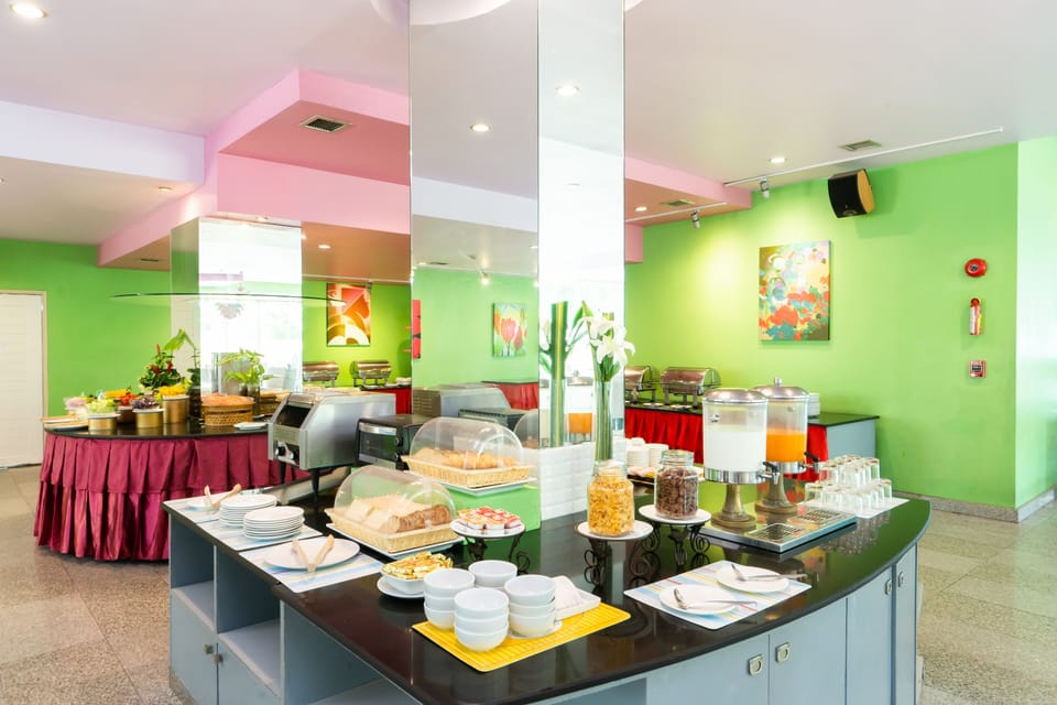Daily buffet breakfast for a fee