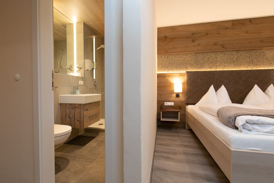Traditional Double Room | Hypo-allergenic bedding, in-room safe, desk, free WiFi