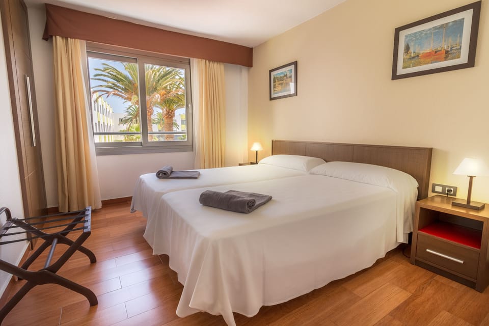 Premium bedding, pillowtop beds, in-room safe, desk