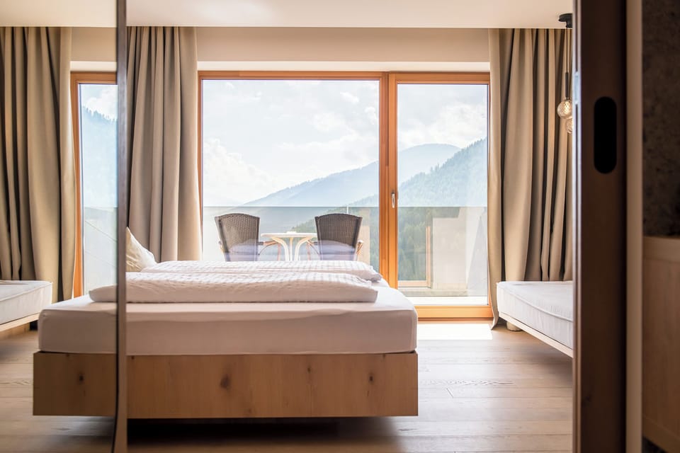 Exclusive Double Room | Minibar, in-room safe, desk, WiFi (free)