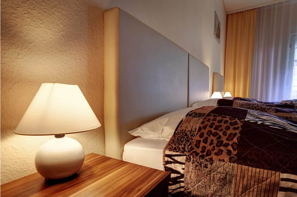 Double Room | In-room safe, free WiFi, bed sheets