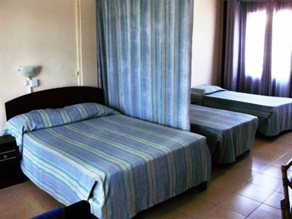 Standard Family Room | Egyptian cotton sheets, premium bedding, Select Comfort beds, minibar