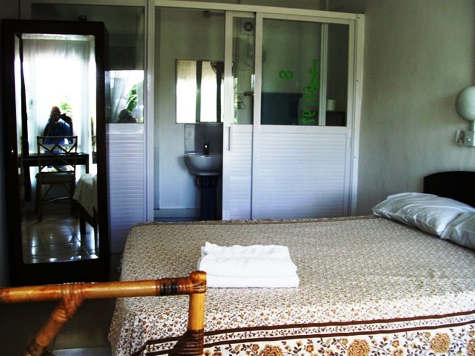 Basic Room | Egyptian cotton sheets, premium bedding, Select Comfort beds, minibar