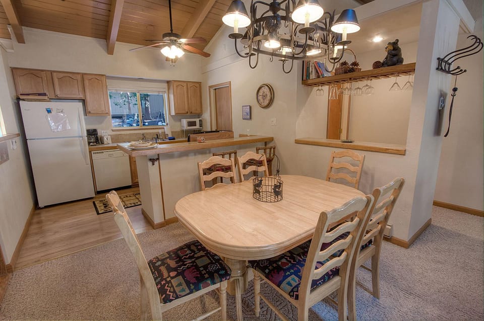 2nd Level- Dining Area