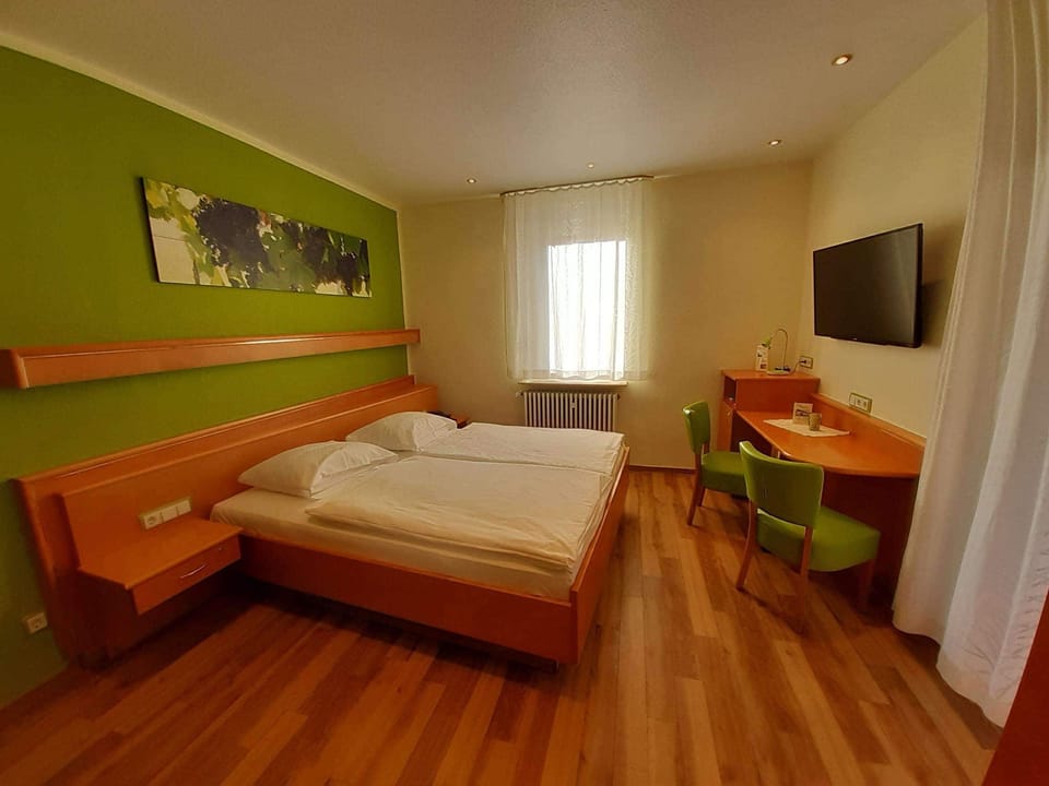 Premium bedding, pillowtop beds, in-room safe, desk