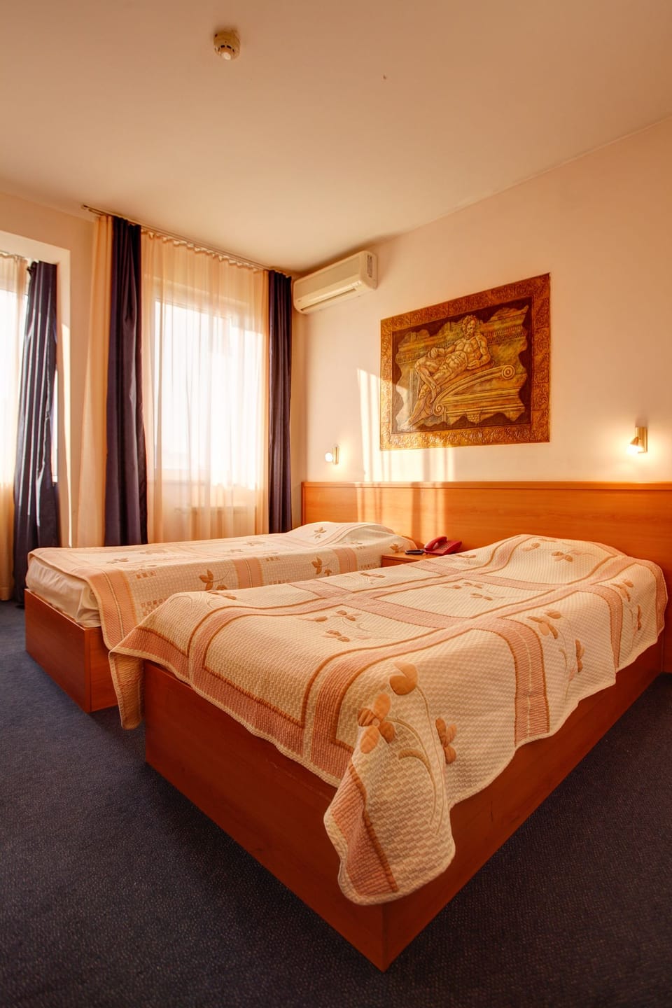 Standard Double or Twin Room | Minibar, in-room safe, iron/ironing board (on request), WiFi (free)