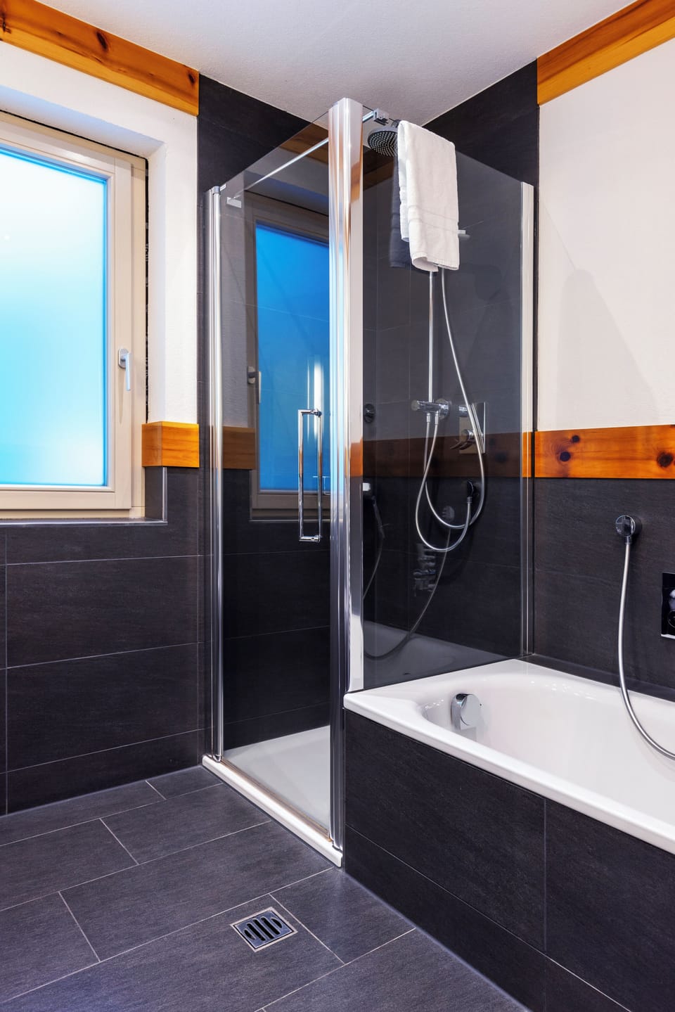 Deluxe Double Room | Individually decorated, individually furnished, desk, blackout drapes