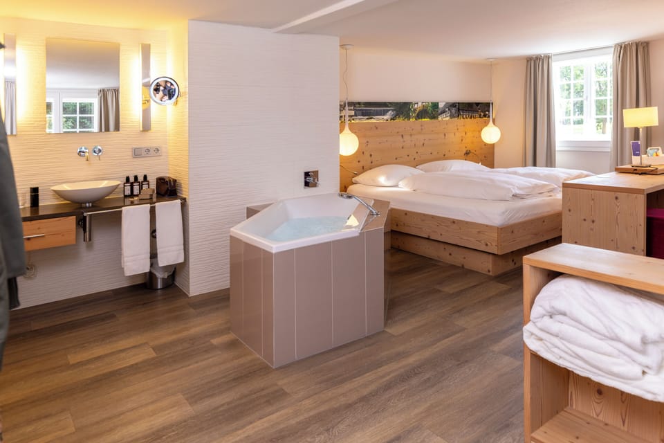 Traditional Suite, Hot Tub | Individually decorated, individually furnished, desk, blackout drapes