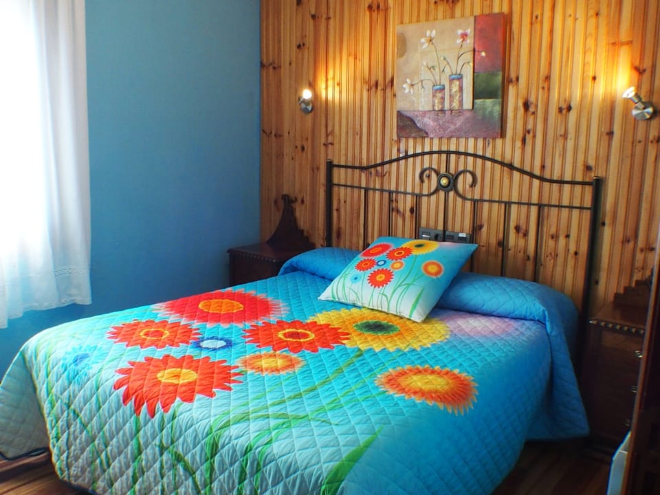 Room, Ensuite, Mountain View | Premium bedding, down comforters, individually decorated, desk