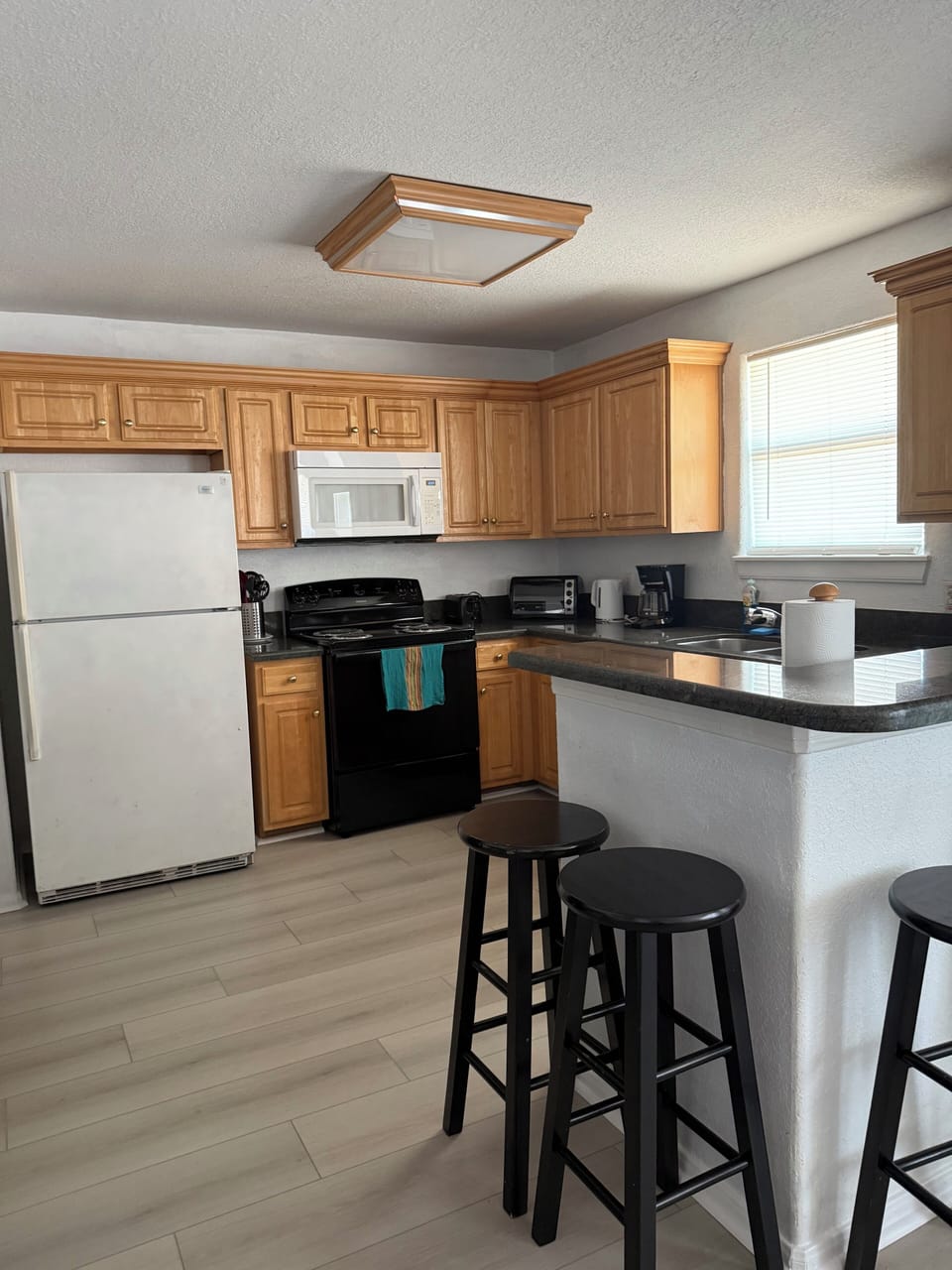 Kitchen with new floor, Nov 2025.