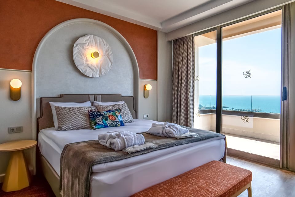 Standard Room, Sea View | 1 bedroom, premium bedding, free minibar, in-room safe