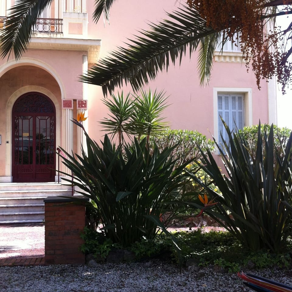 Entrance of #1652