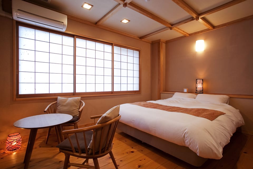 Down comforters, in-room safe, free WiFi, bed sheets