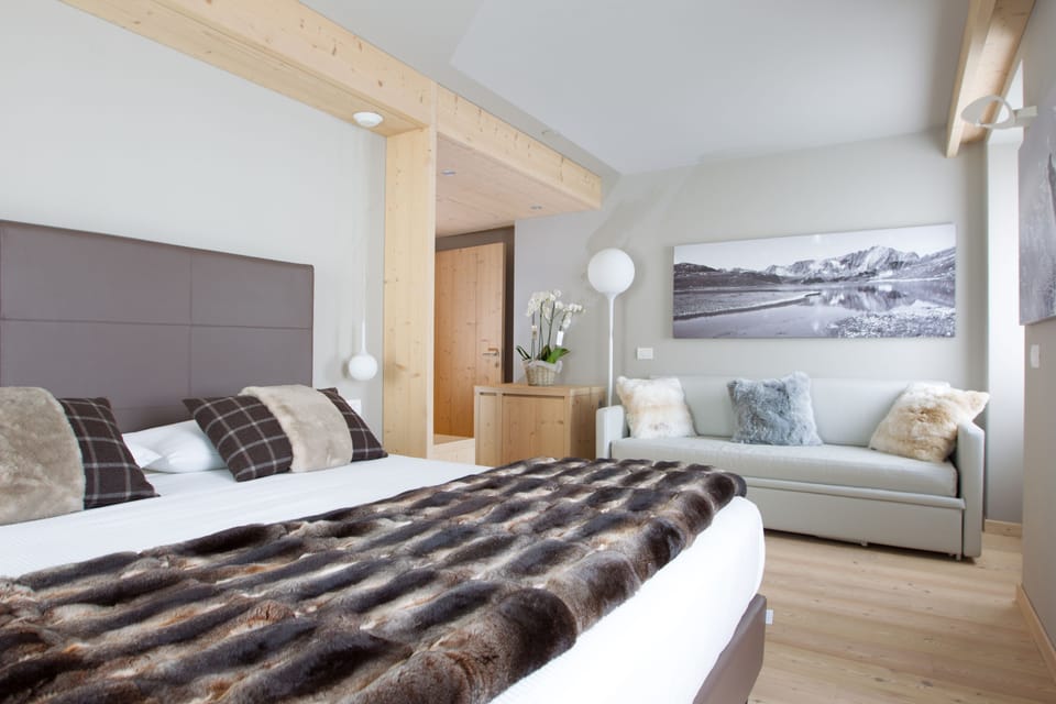 In-room safe, desk, blackout drapes, iron/ironing board