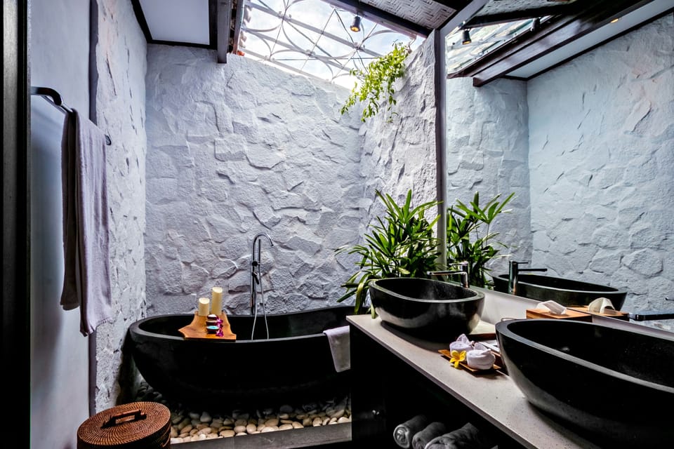 Grand Villa | Deep soaking bathtub