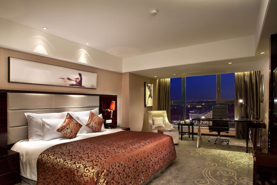 In-room safe, free WiFi, bed sheets