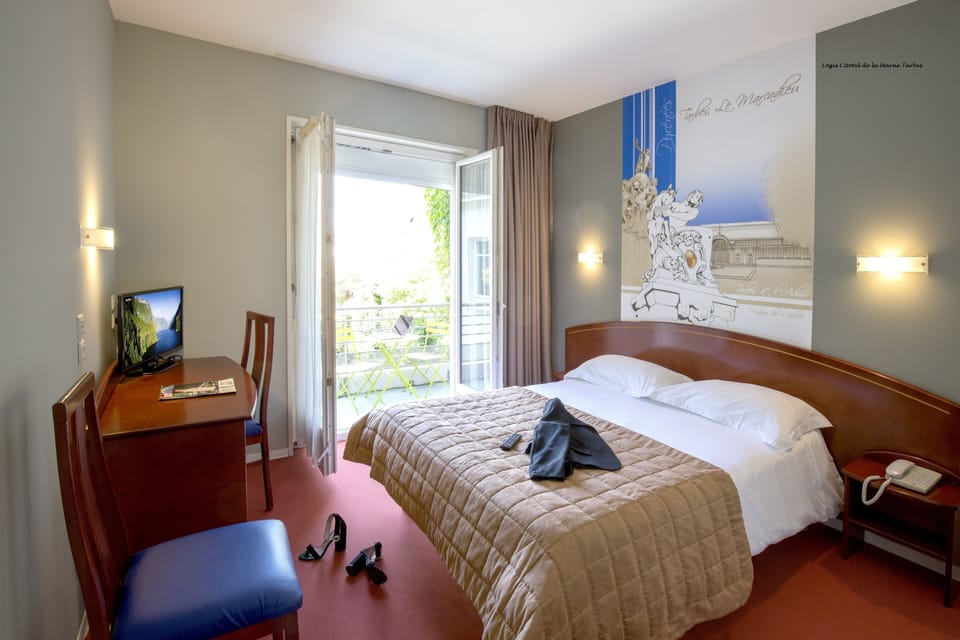 Superior Room | Premium bedding, individually furnished, desk, laptop workspace