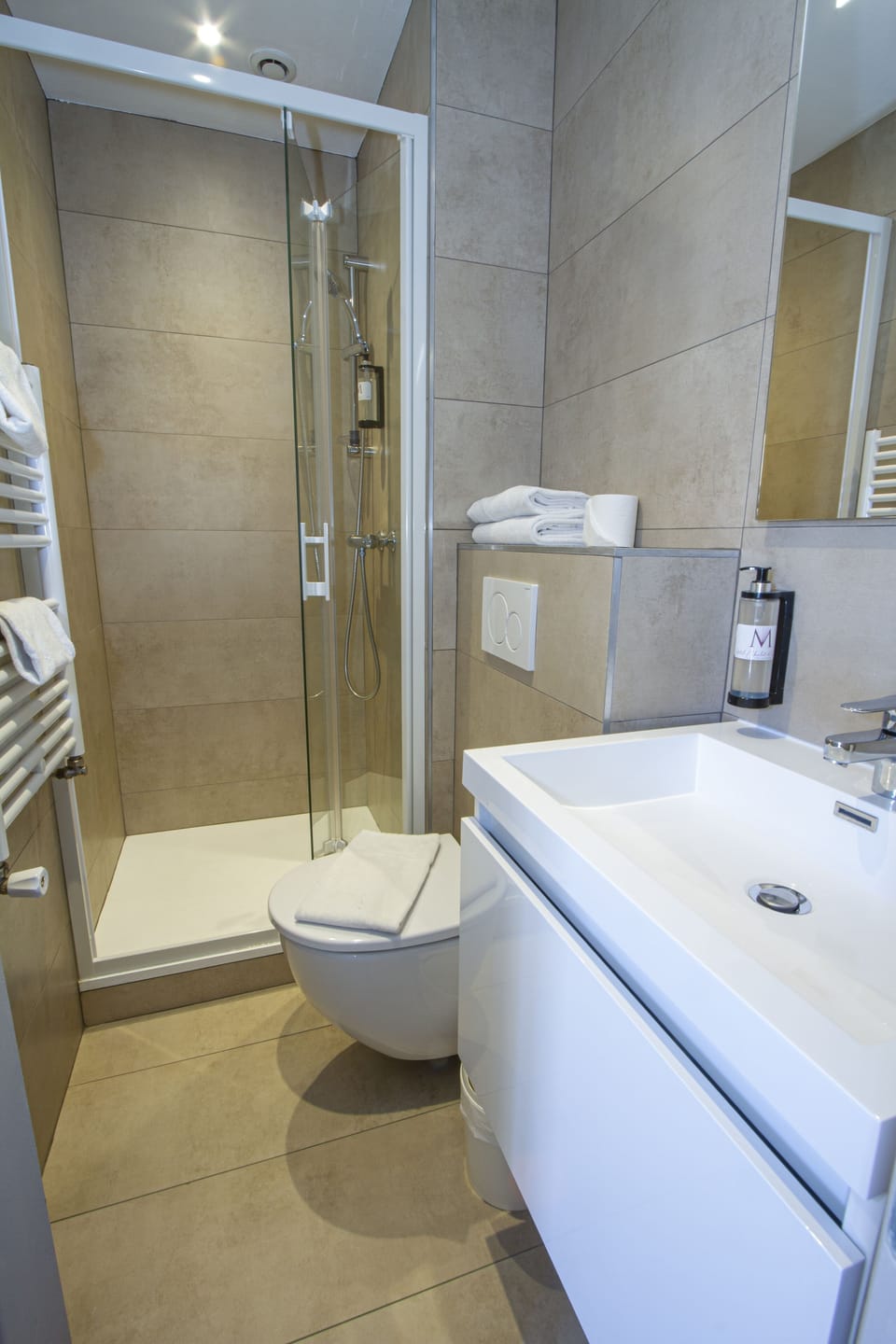 Superior Room, Sea View | Bathroom | Free toiletries, hair dryer, towels