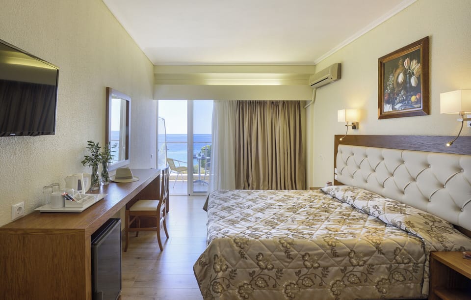 Superior Double or Twin Room, Sea View | In-room safe, soundproofing, free WiFi, bed sheets