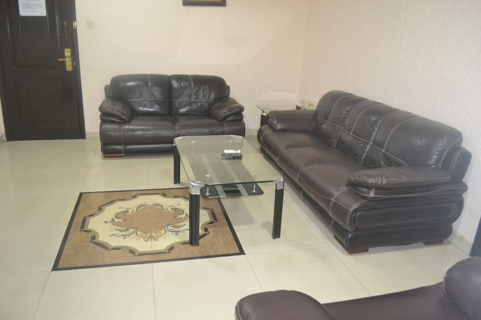 Presidential Suite | Living area | Flat-screen TV