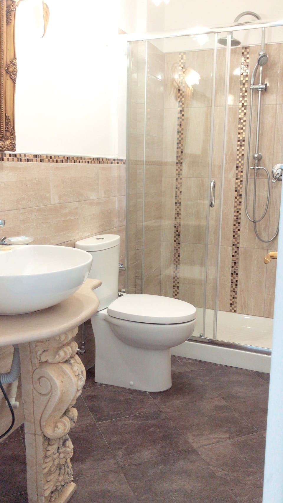 Classic Room, Sea View | Bathroom | Shower, free toiletries, hair dryer, bidet