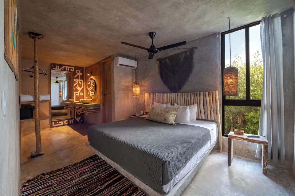 Deluxe room with one king bed | In-room safe, individually decorated, individually furnished