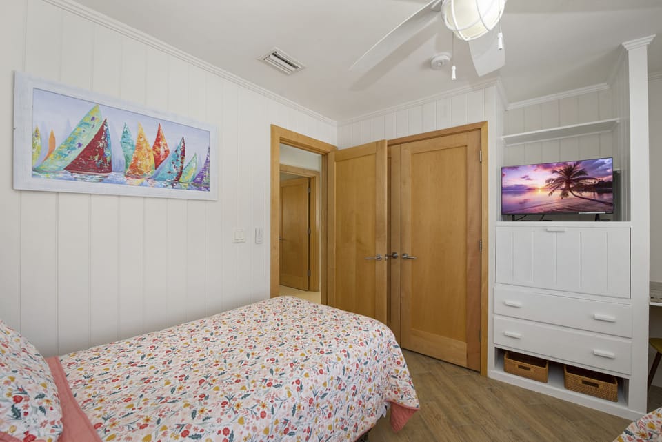 Twin Guest Bedroom