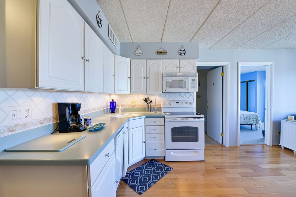 Kitchen | Dishware + Flatware | Toaster | Cooking Basics