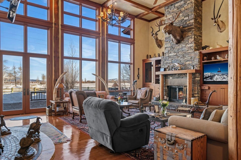 Great Room with Fireplace