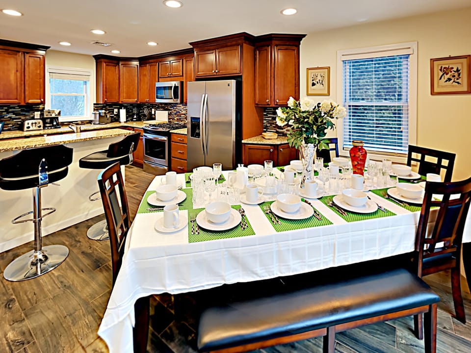 Open Space Plan works perfectly for Kitchen and Dining! 