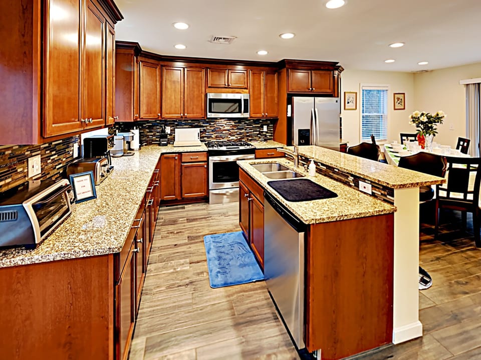 View from the living room to the kitchen and dining area
