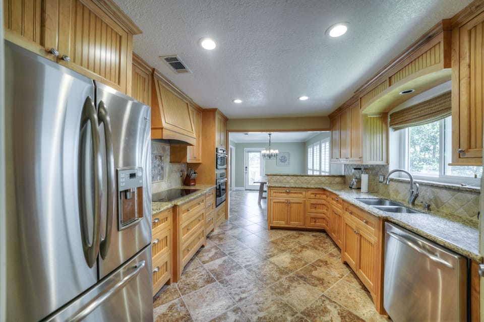 Chefs kitchen  includes ice maker