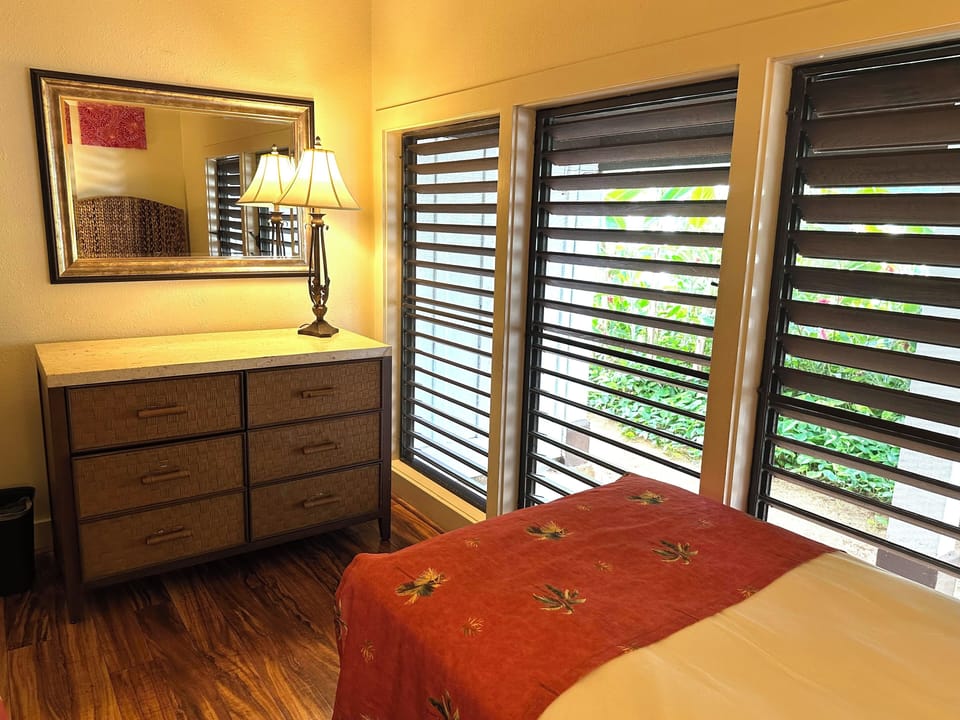 Hall bedroom